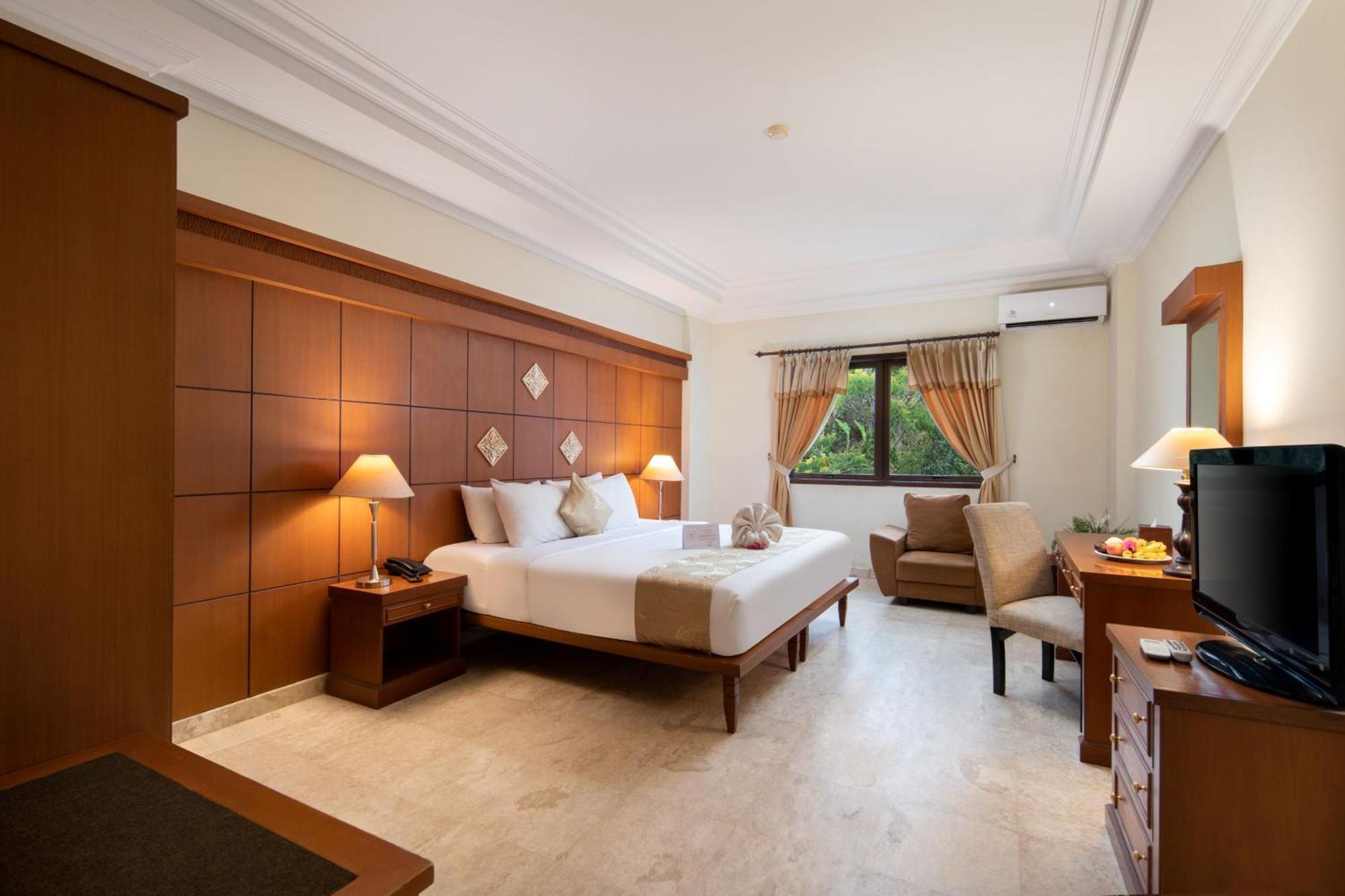 Royal Hotel Tretes Prigen Екстер'єр фото