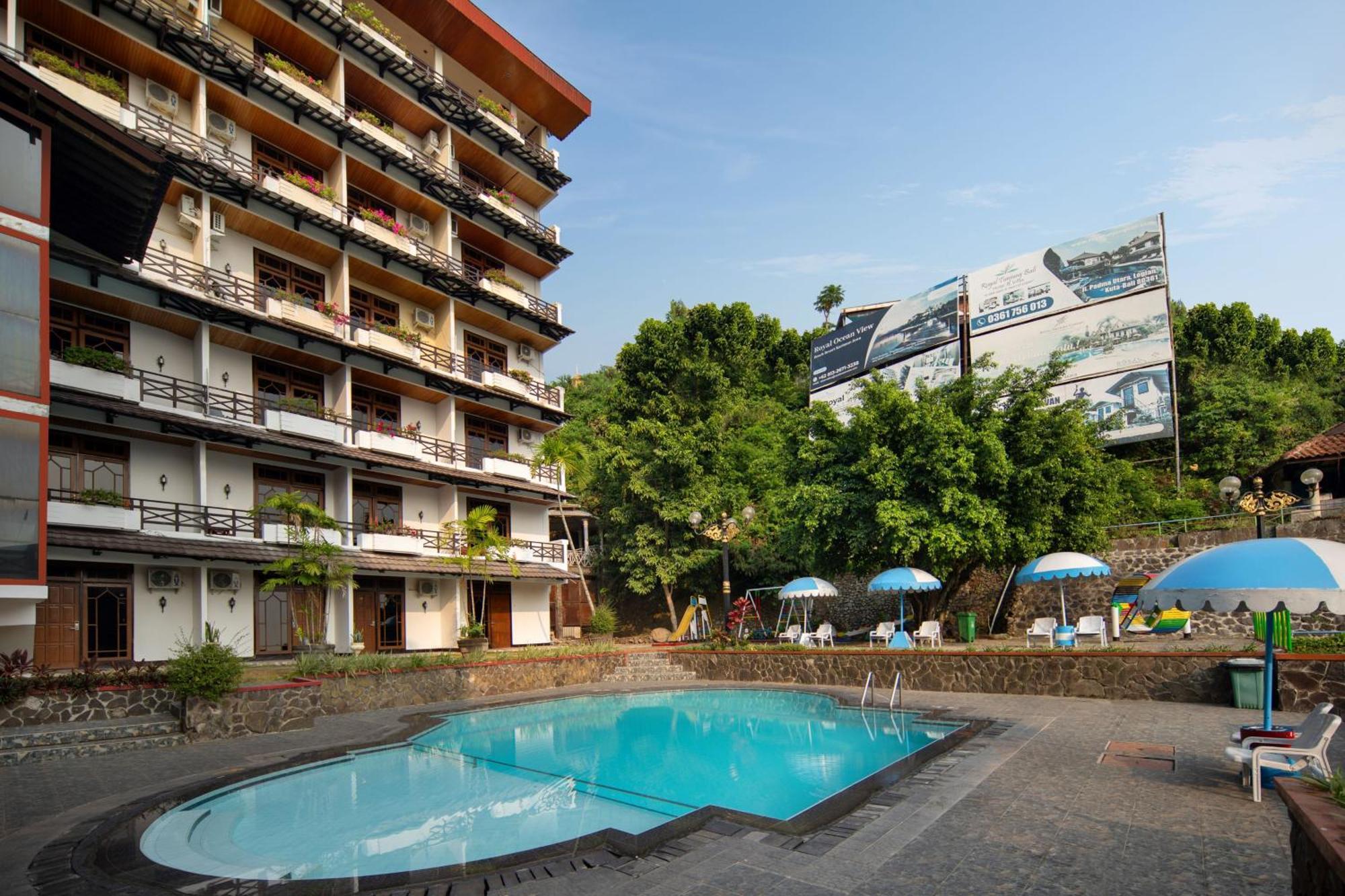 Royal Hotel Tretes Prigen Екстер'єр фото