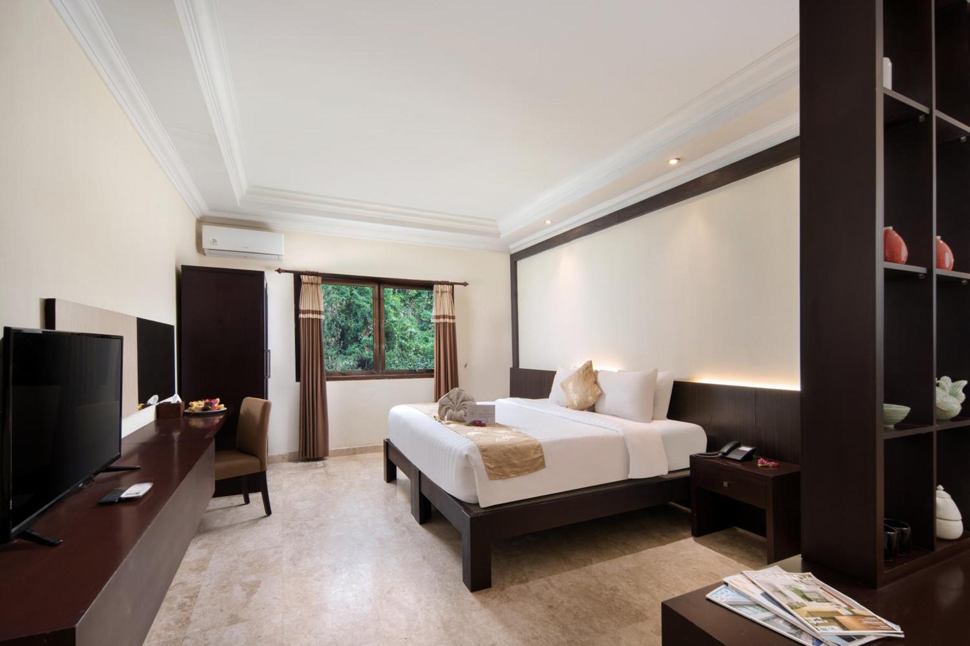 Royal Hotel Tretes Prigen Екстер'єр фото