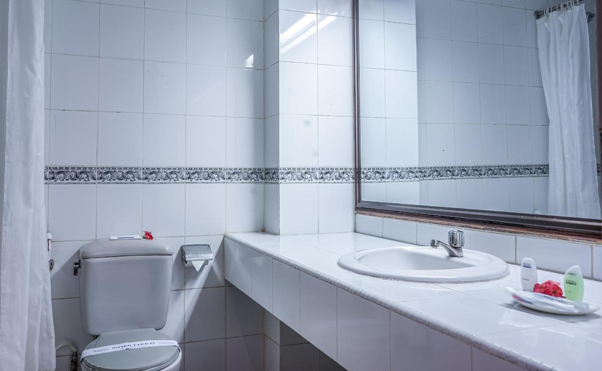 Royal Hotel Tretes Prigen Екстер'єр фото
