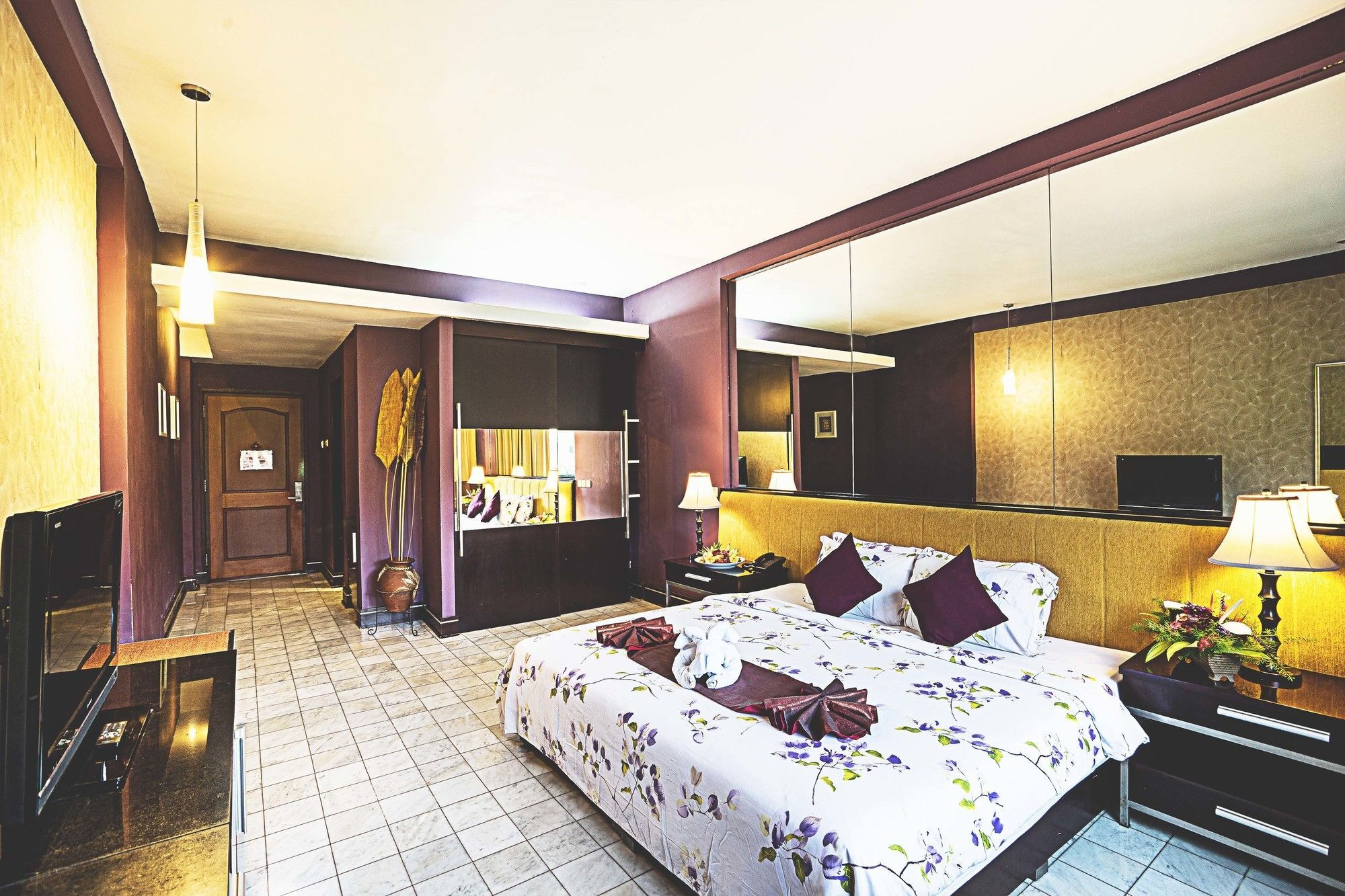 Royal Hotel Tretes Prigen Екстер'єр фото