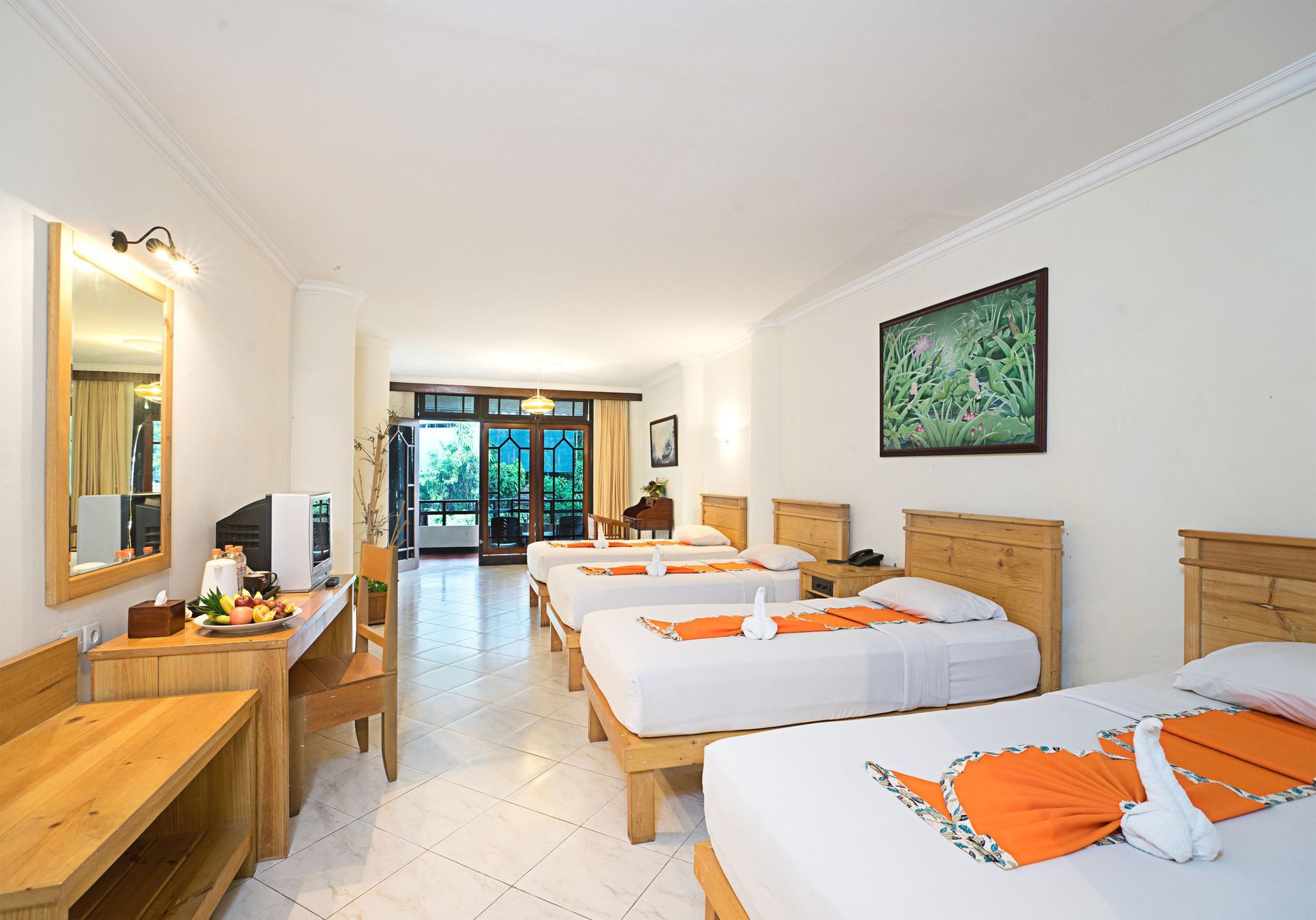 Royal Hotel Tretes Prigen Екстер'єр фото